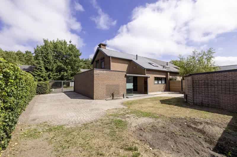 Ruime Gezinswoning te Lommel 3 slaapkamers Garage Veranda