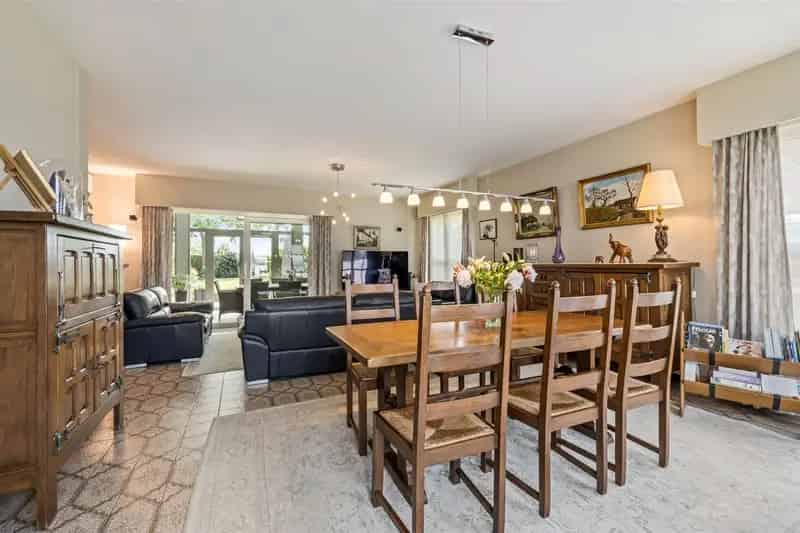Gezinswoning 3 slaapkamers 1016m² tuin