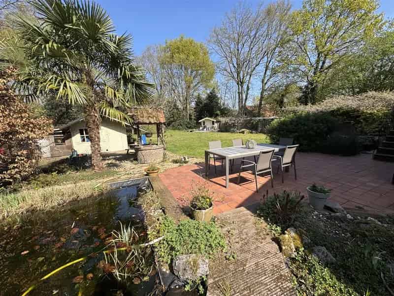 Huis te huur Stekene: Ruime villa met 7 slaapkamers en bos
