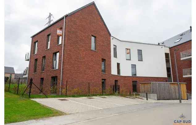 Huur 3 slaapkamer appartement van 135 m² in Namur