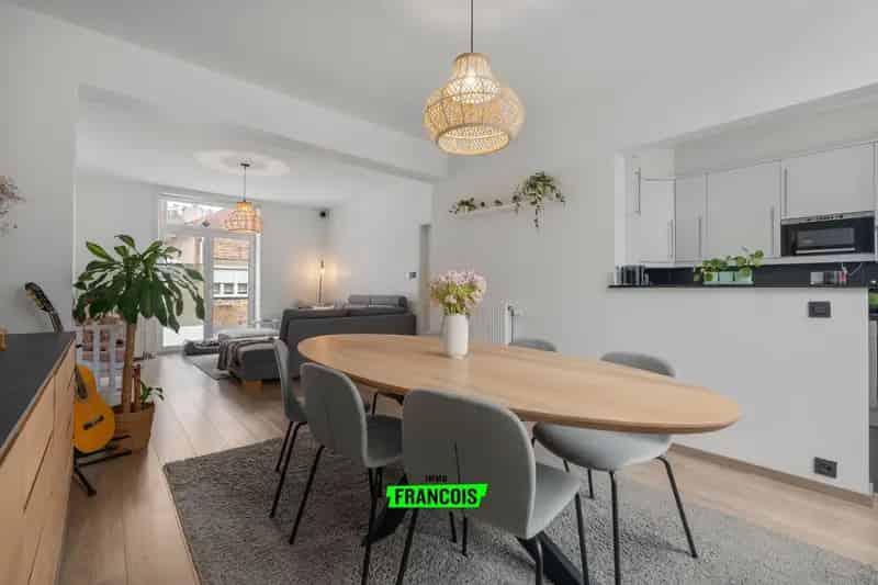 Huis te huur Oostende: Vernieuwde Bel-Etage nabij Centrum