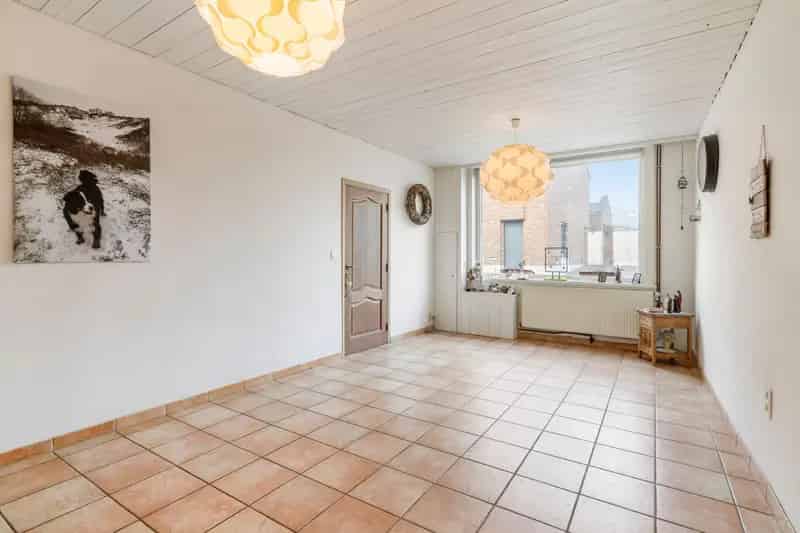 Huis te koop Poperinge: Gezellige woning met tuin en garage