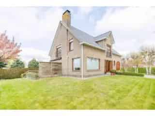 Villa te koop Sint Kruis 4 slaapkamers tuin garage