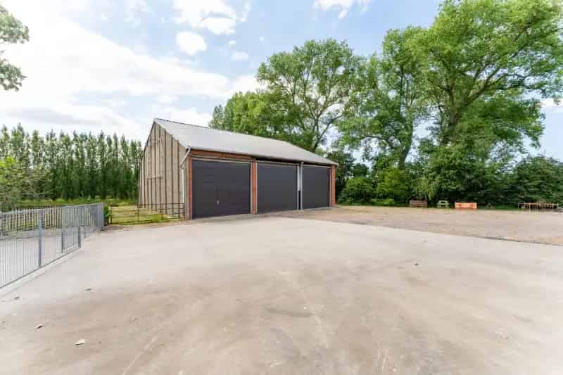 Huis te koop Landelijke hoeve met bijgebouwen 1 hectare
