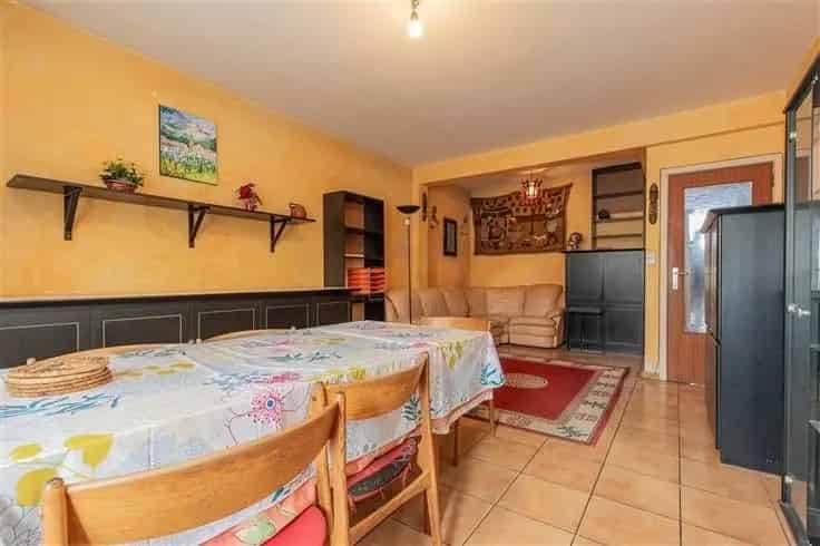 Appartement te Koop Schaarbeek 2 slaapkamers Terras