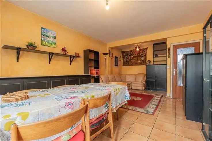 Appartement te Koop Schaarbeek 2 slaapkamers Terras