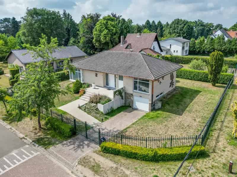 Huis te huur: Instapklare woning met 2 slaapkamers en garage