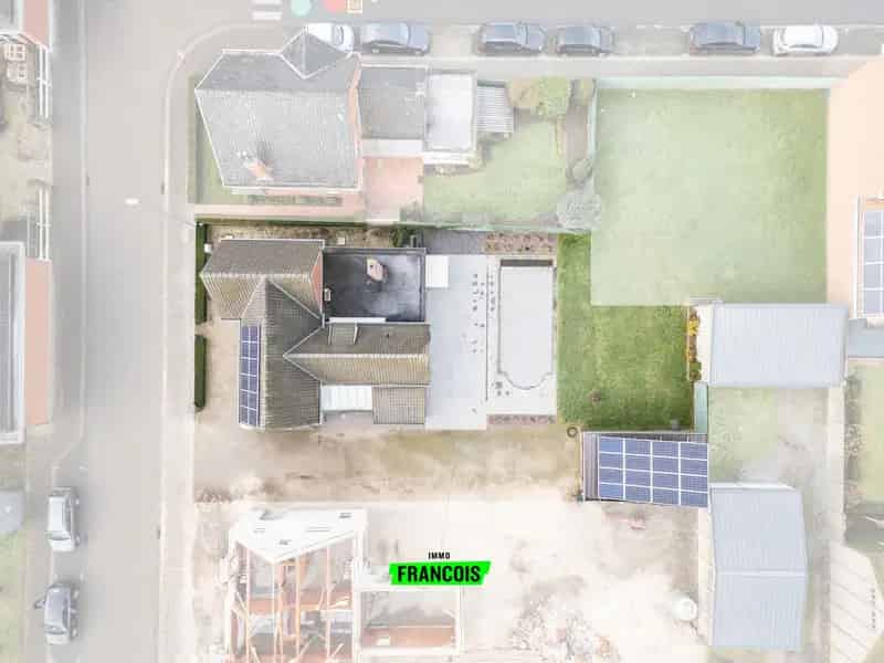 Huis te koop Maldegem: Ruime woning met zwembad