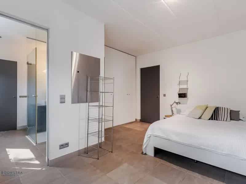 Moderne villa te Baal met zwembad en grote tuin