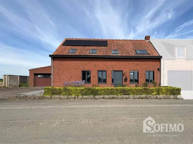 Halfopen woning te koop Landelijke ligging Ruime tuin 4 slaapkamers
