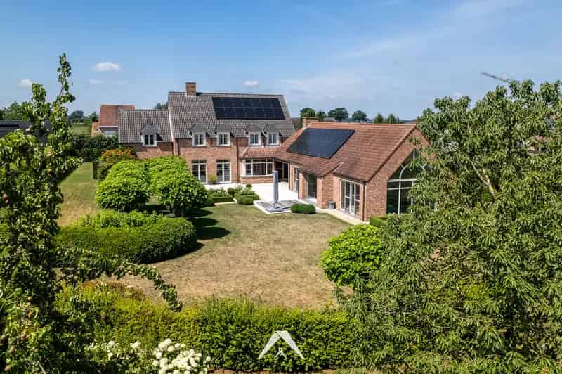Huis te huur: Exclusieve villa met praktijk en zwembad