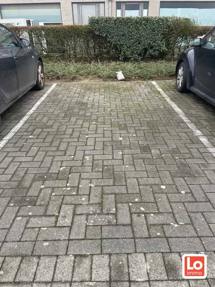 Openlucht Parkeerplaats te Huur Lochristi Centrum