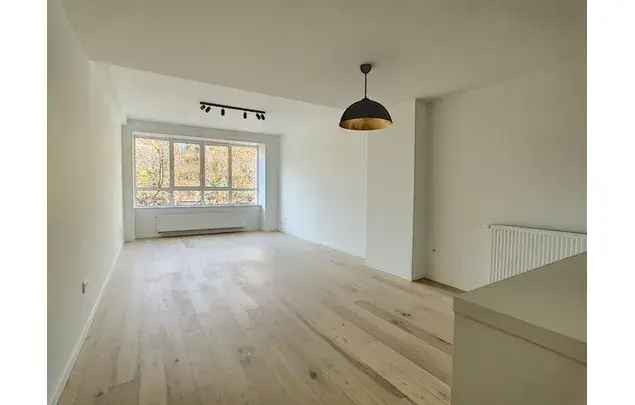 Huur 1 slaapkamer appartement van 80 m² in Brussels