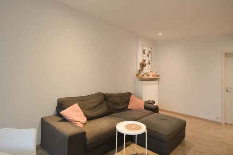 Gerenoveerd Starterappartement Brasschaat