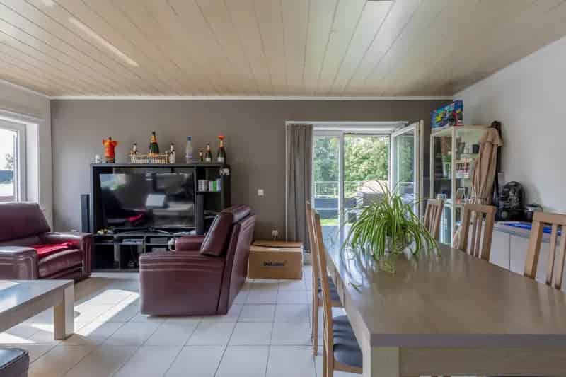 Huis te koop in Wetteren: 2 ruime appartementen
