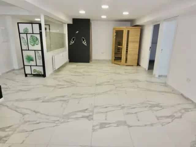 Handelspand te Huur Merksem 125m2