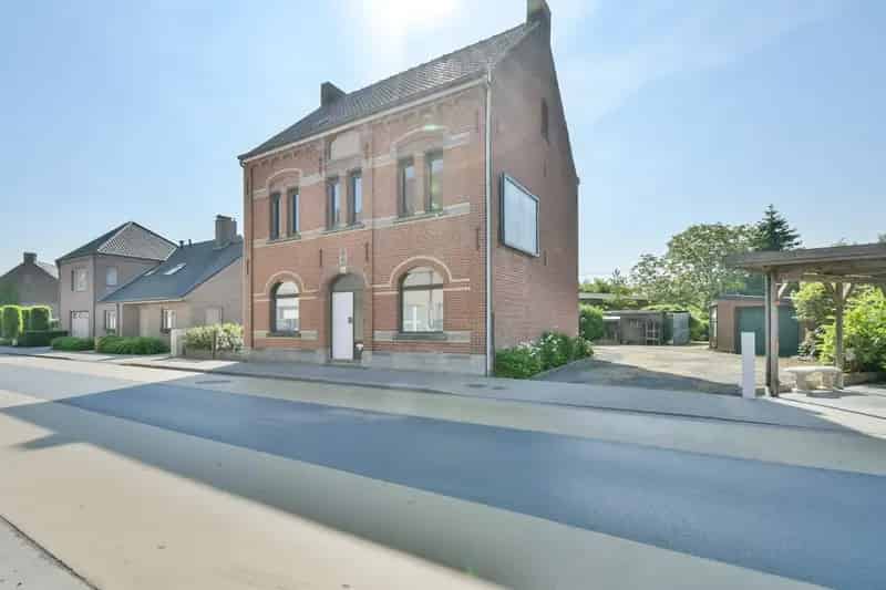 Huis te koop Torhout: Ruime woning met 4 slaapkamers en garage