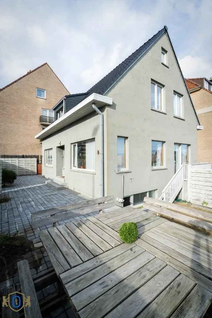 Te koop villa strand nabij