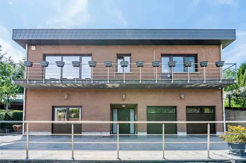 Charmante gezinswoning met 5 slaapkamers en zwembad