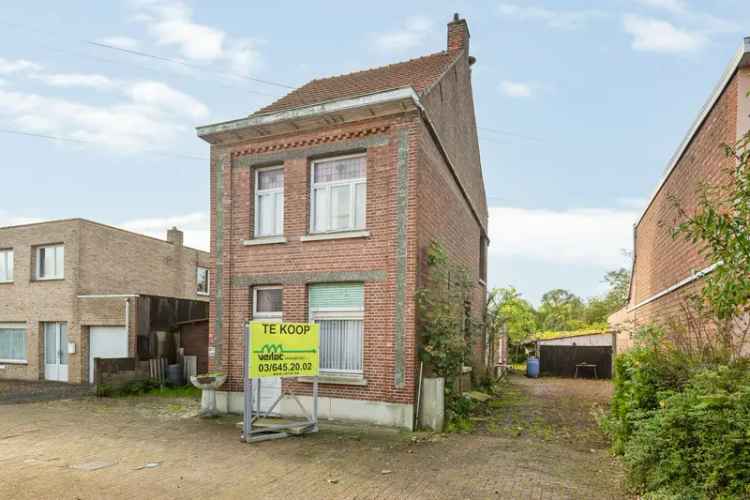 Te renoveren karaktervolle woning op 800 m²