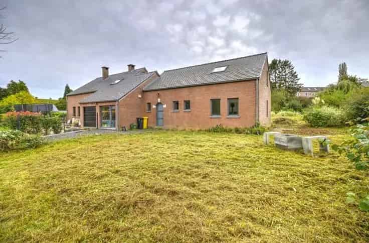 Huis Te Koop 2 slaapkamers Grote Tuin Recent gerenoveerd