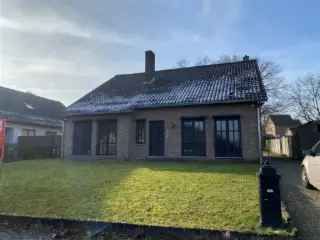 Te koop villa in Opglabbeek met zuidwestgerichte tuin