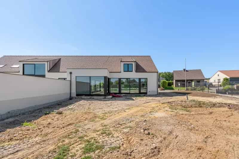Exclusieve Halfvrijstaande Woning te Koop