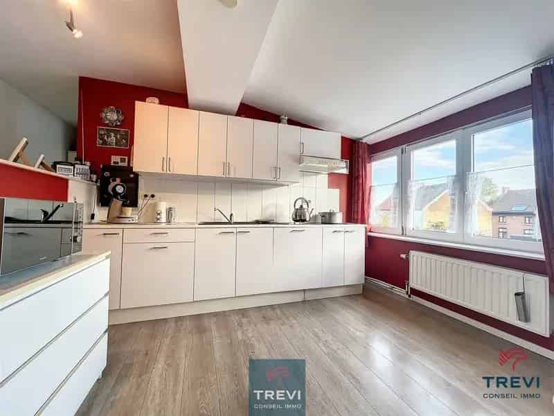 Huis te koop: Dubbele woning, 4 niveaus, 2 badkamers, 4 kelders