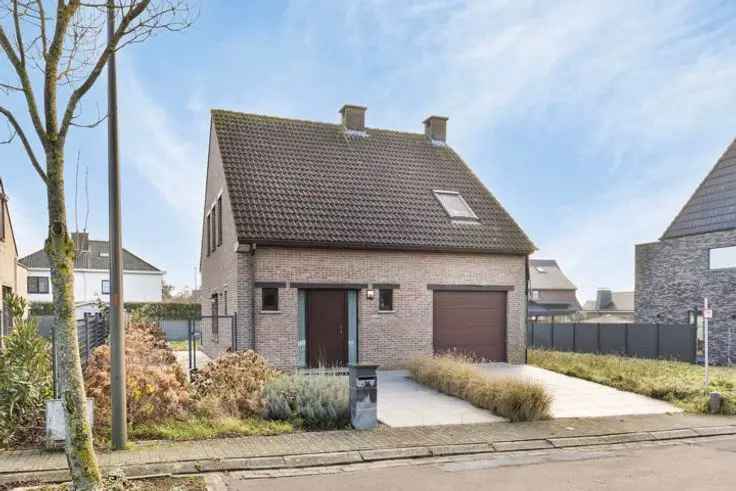 Huis te koop Charmante driegevelwoning in Lembeek met tuin