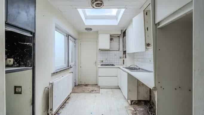 Rijwoning te koop Oostende 4 slaapkamers renovatieproject