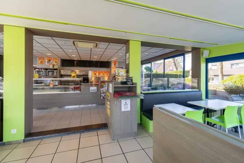 Frituur met Woonst en Parking te Sint Jozef