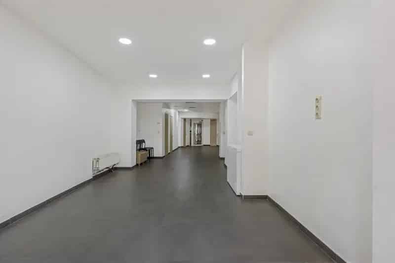Handelspand met Triplex Appartement te Boom