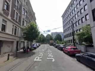Handelspand te koop Sint Pieters Woluwe  2 gelijkvloerse ruimtes woning garage