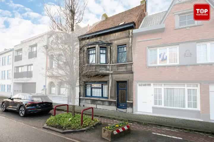 Huis te koop Deinze: Rustige buurt nabij winkels en station