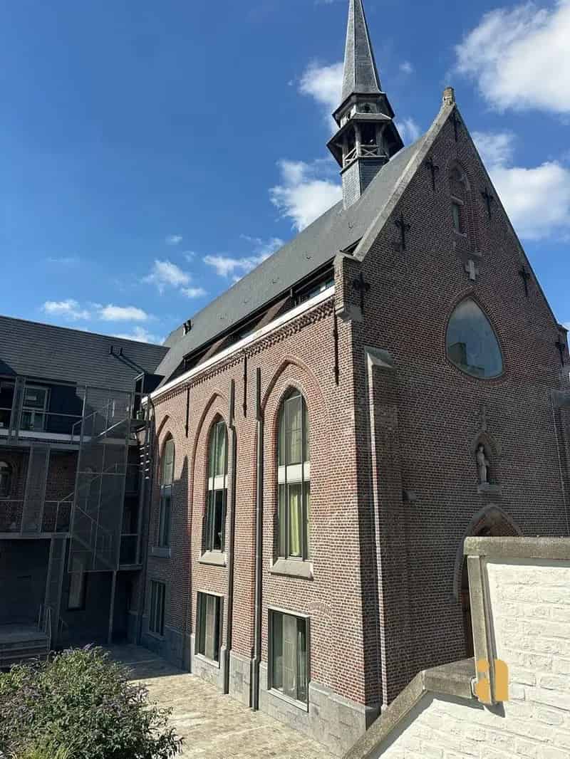 Karaktervol herenhuis waar licht, ruimte & zon elkaar ontmoeten