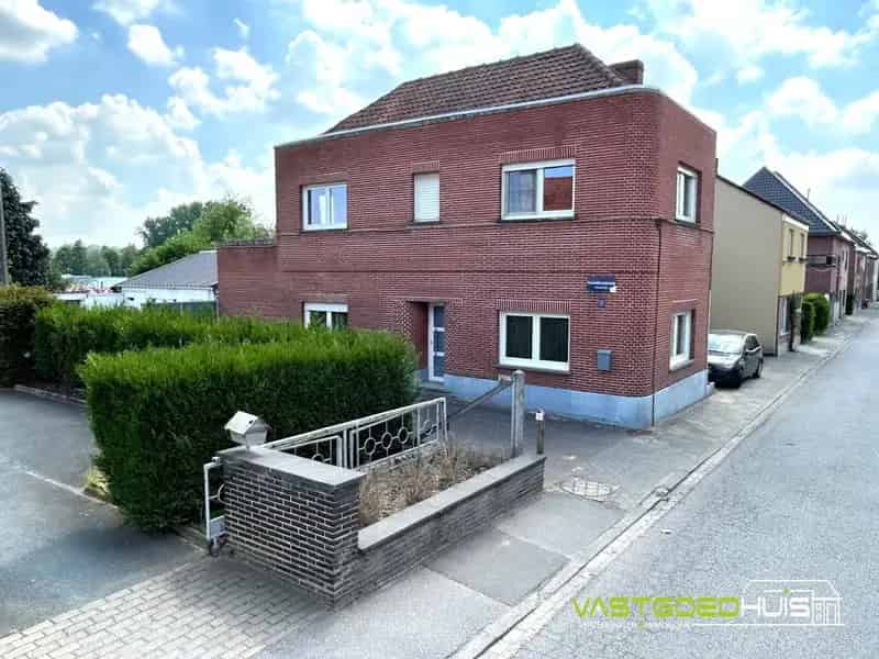 Ruime Gezinswoning Met Garage En Tuin