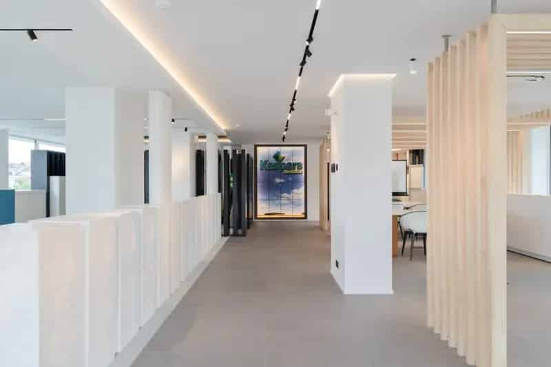 220m² Kantoor Showroom te Huur