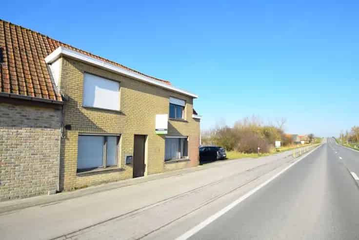 Halfopen woning te renoveren Diksmuide 2653m² panoramisch zicht