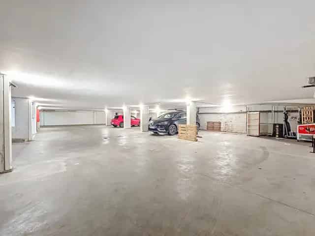 Overdekte Parkeerplaats Te Koop Ixelles