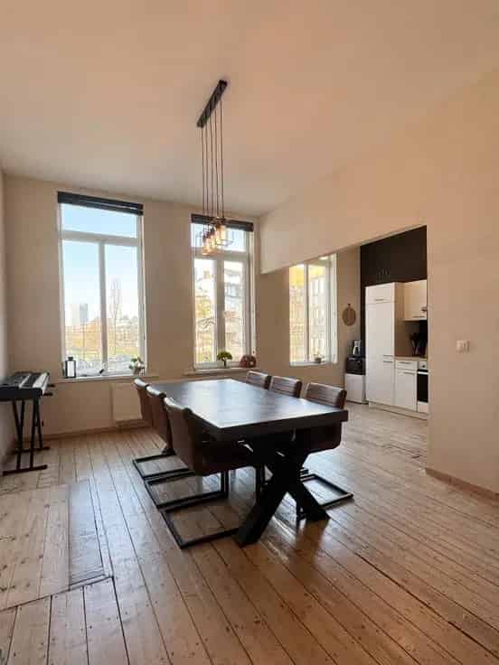 Lichtrijk Appartement Antwerpen Zuid 2 slaapkamers gerenoveerd