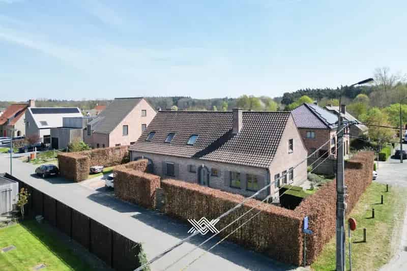 Huis te huur Maria-Aalter: 6 slaapkamers, 2 badkamers, tuin