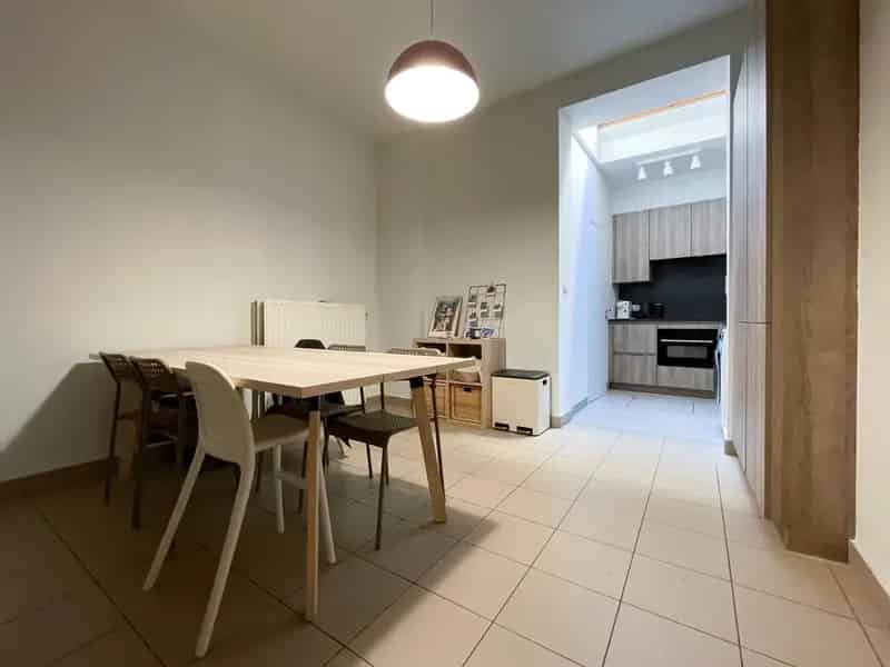 Gerenoveerde 2 Slaapkamerwoning Gent - Gemeubileerd