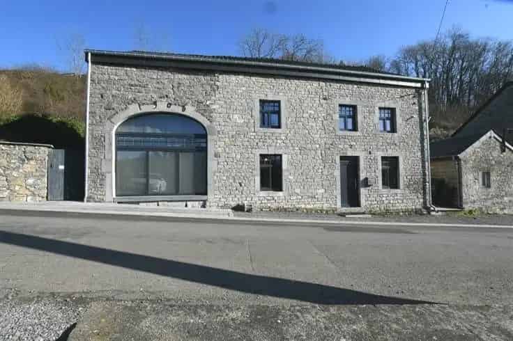 Gerestaureerde Hoeve met Binnenzwembad en Wellness te Koop