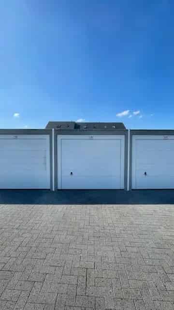 Garage te koop Zele Centrum Sectionale Poort Verlichting