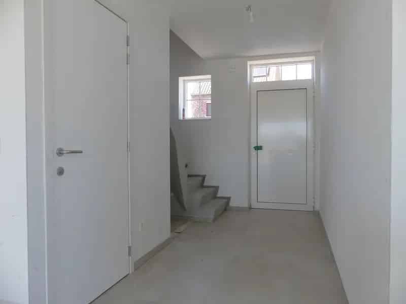 Lichtrijke Nieuwbouwwoning met Terras en Garage