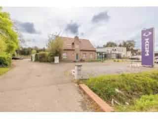 Handelspand te Koop Geel - Bedrijfsgebouw met Woning
