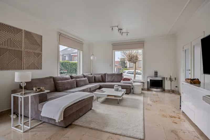 Ruime gerenoveerde woning nabij centrum Halle