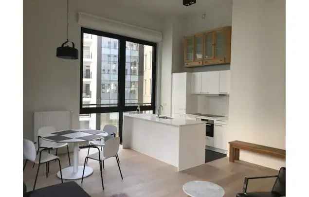 Huur 3 slaapkamer appartement van 1238 m² in Brussels