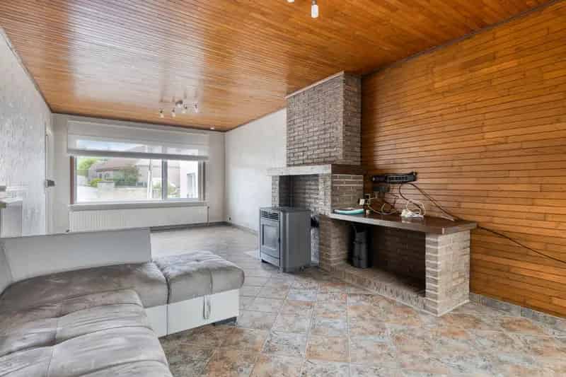 Huis te koop Affligem: Ruime woning met loods