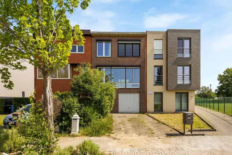 Te renoveren woning Brasschaat 3 slaapkamers tuin garage